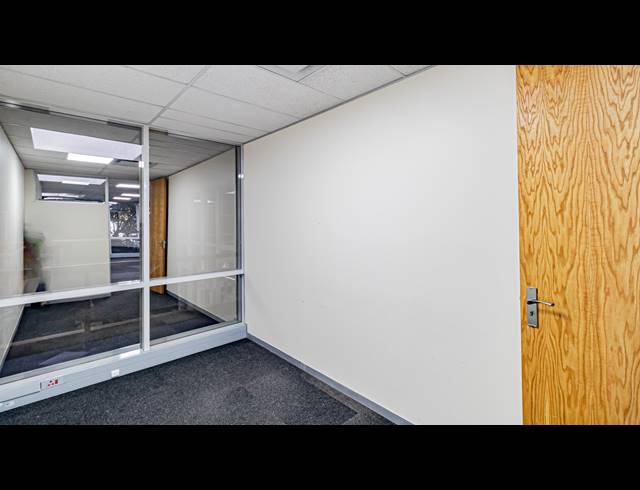 359M² OFFICE TO LET IN FERNDALE